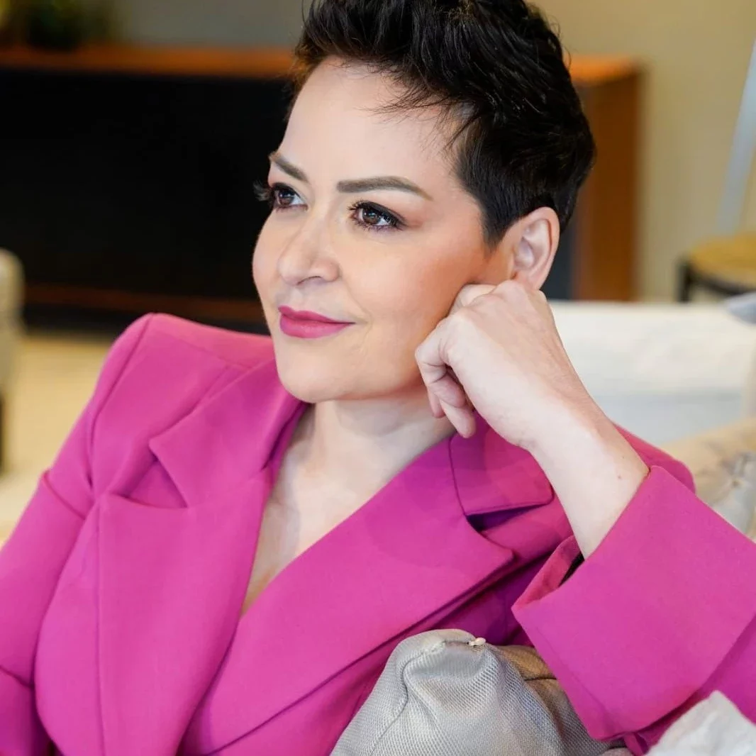 Dra.-Adriana-Gonzalez-3 (1) Dra.-Adriana-Gonzalez-3 (1)